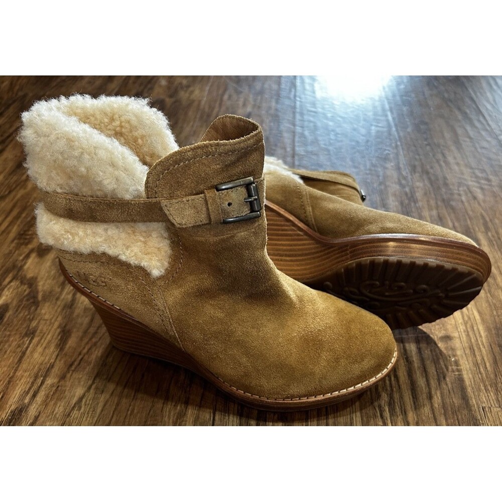 Ugg  Anais sheepskin Ankle Boots Women’s 9 Wedge Booties Chestnut